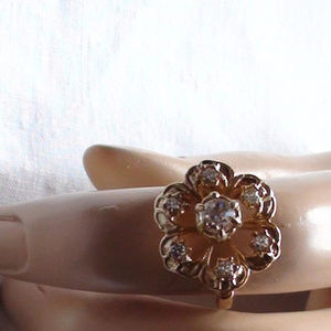 1960s Vintage Cluster Ring Exquisite Flower Size 7